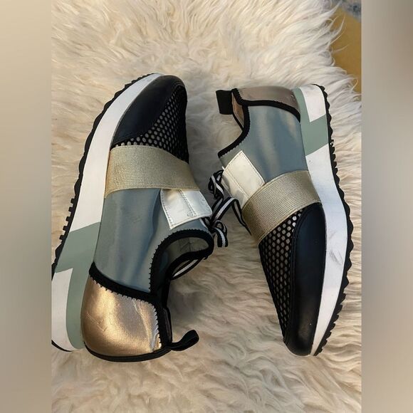 Steve Madden Arctic Sneakers 8.5 - Picture 5 of 10